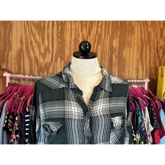 Torrid Green Plaid Ultra Soft Rayon Flannel Long Sleeve Button Down Pockets 3 3X - Picture 4 of 10